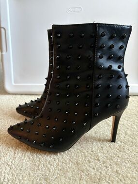 Women's Black Studded Pointed-Toe Ankle Booties